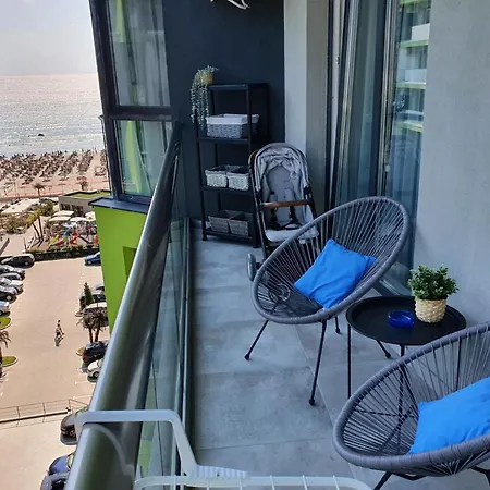 Alezzi - Kids By The Sea - Baby Friendly *